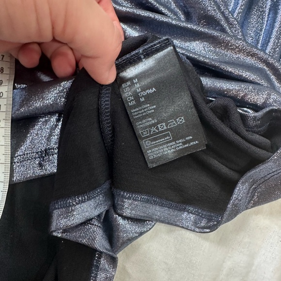 H&M Shimmering Silver Short Sleeve Top - Picture 7 of 9